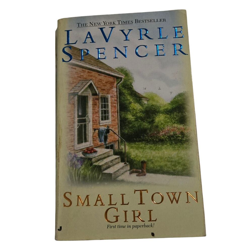 Small Town Girl by LaVyrle Spencer Paperback Book